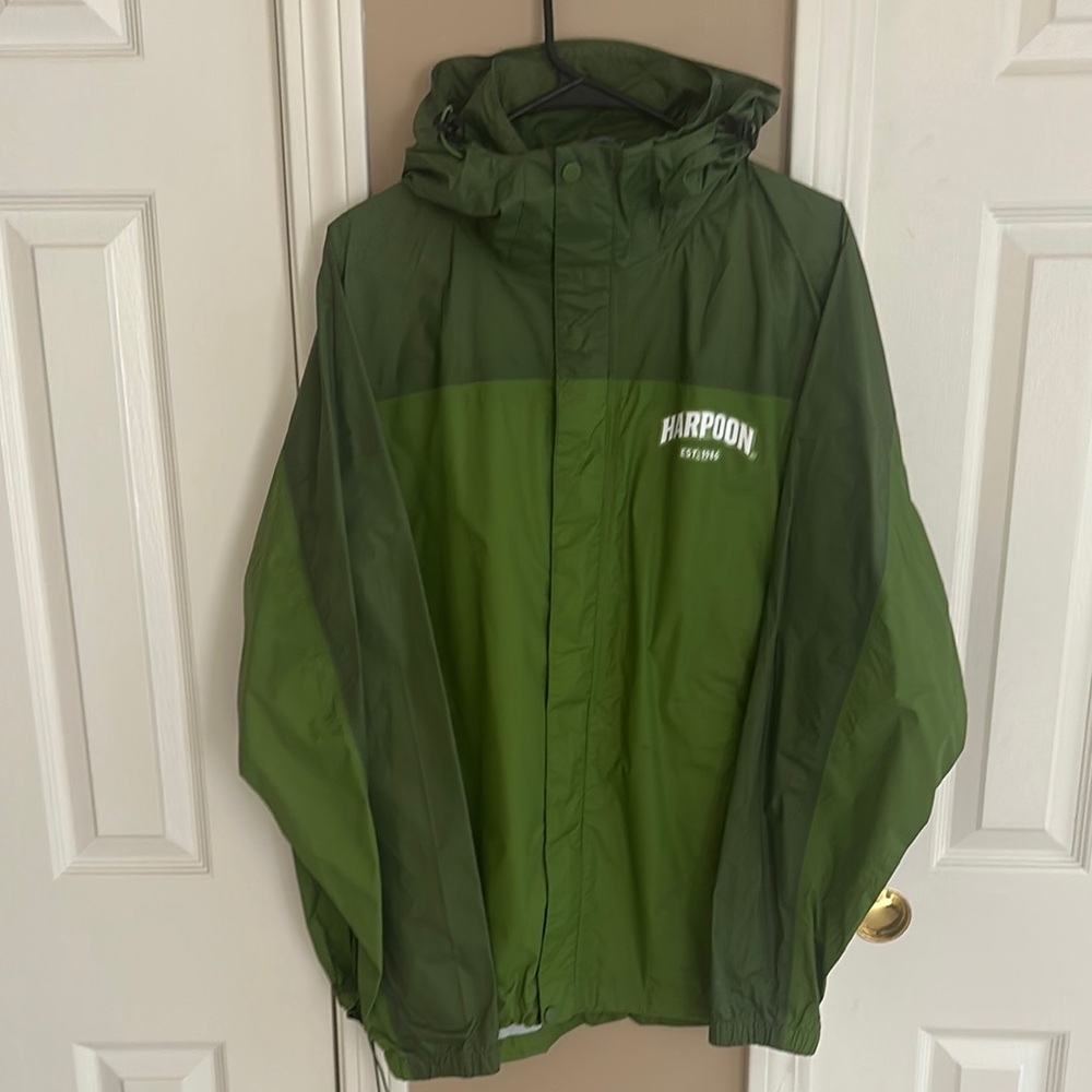 NWOT Harpoon Beer Green Raincoat Size LARGE